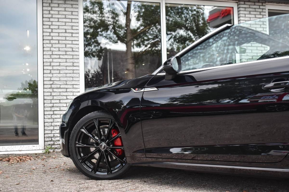 Audi A5 Audi A5 Cabriolet 40 TFSI S edition Leder B&O Elc Stoel Airscarf BTW