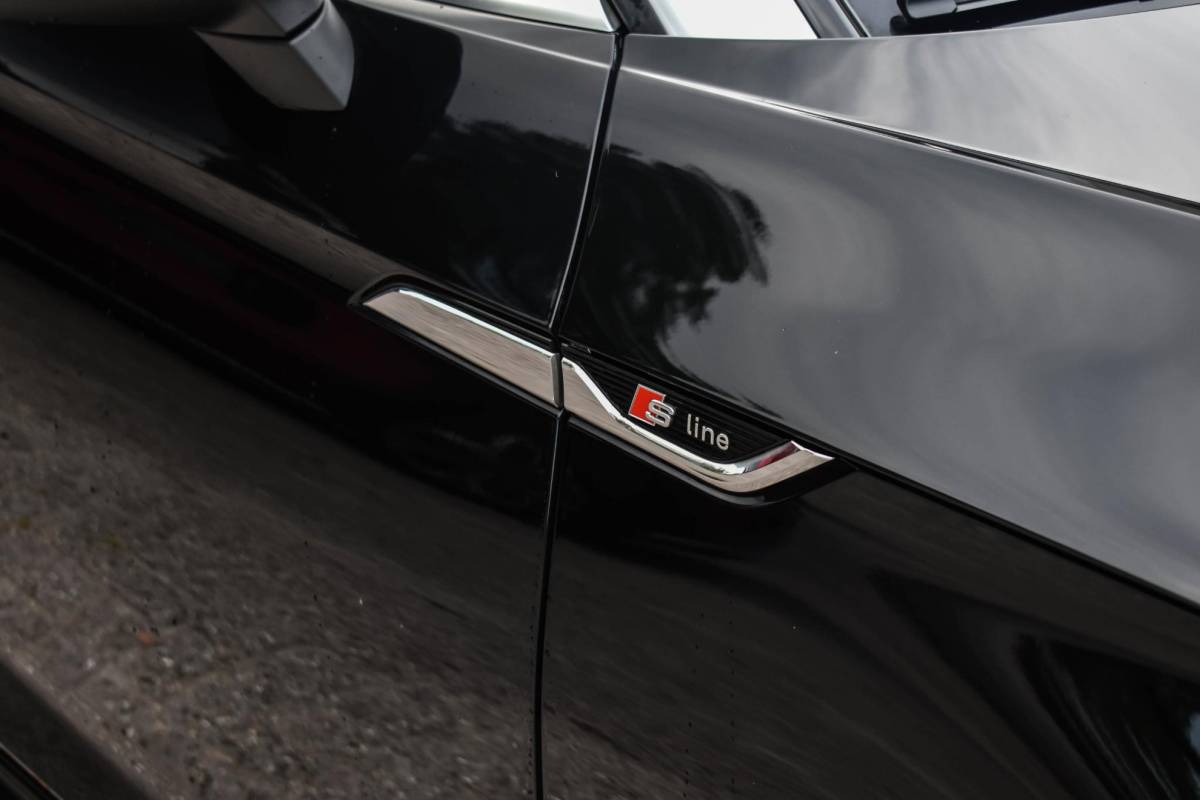 Audi A5 Audi A5 Cabriolet 40 TFSI S edition Leder B&O Elc Stoel Airscarf BTW