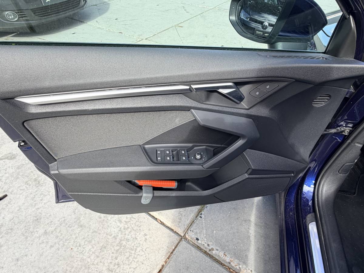 Audi A3 Audi A3 Sportback 30 TFSI Automaat Advanced edition Navigatie Stoelverwarming Sportstoelen Apple Carplay Virtual Cockpit