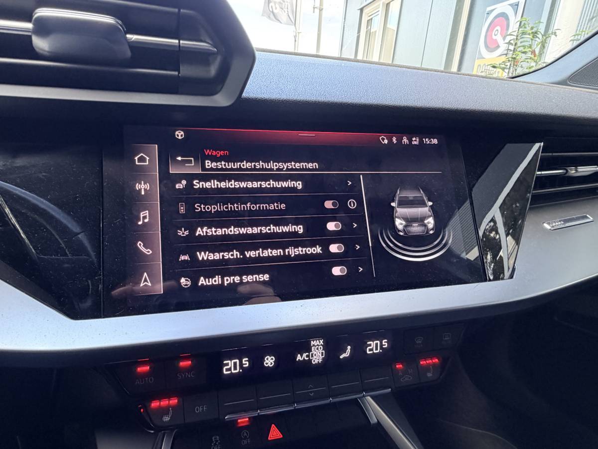 Audi A3 Audi A3 Sportback 30 TFSI Automaat Advanced edition Navigatie Stoelverwarming Sportstoelen Apple Carplay Virtual Cockpit