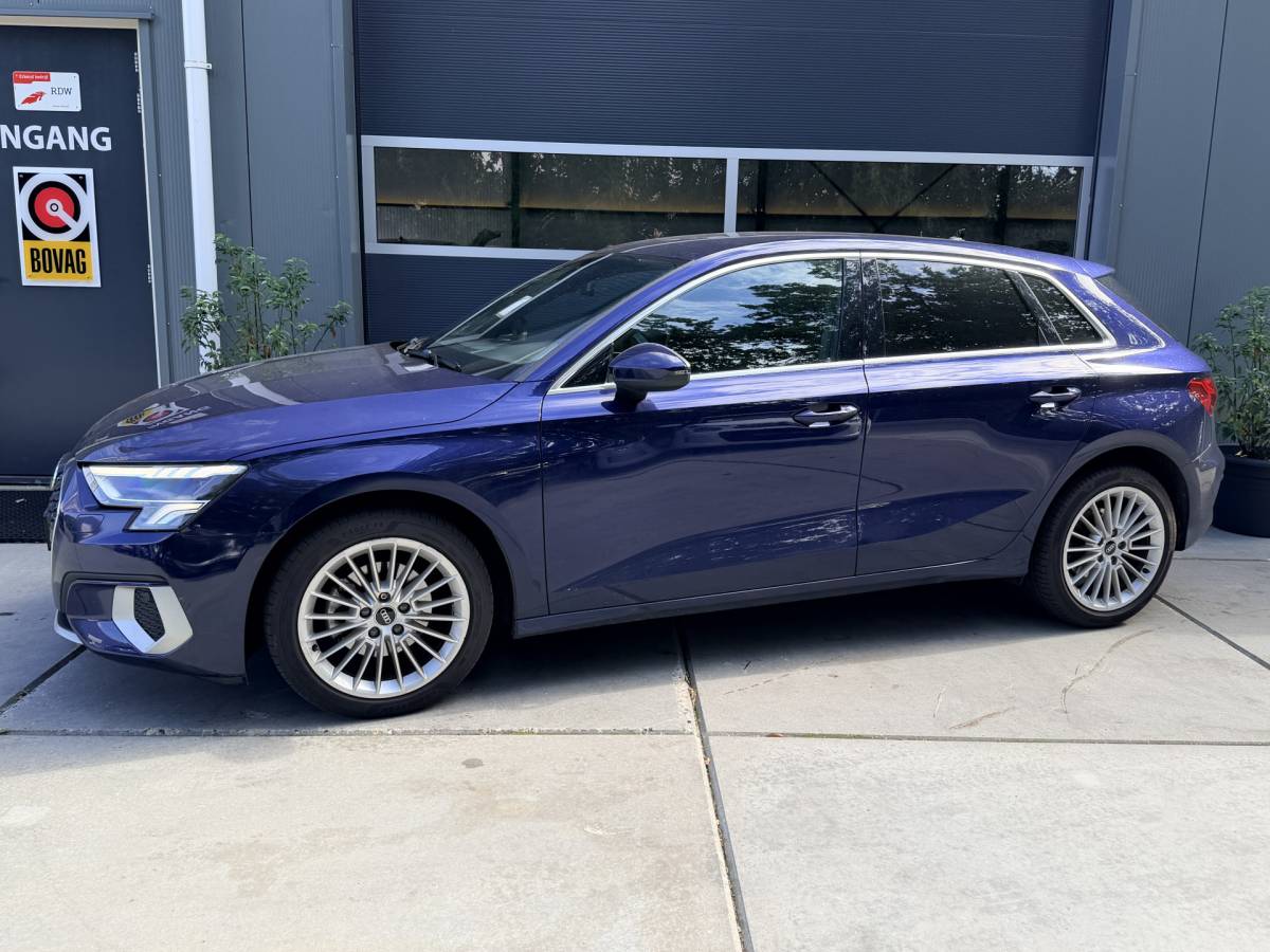 Audi A3 Audi A3 Sportback 30 TFSI Automaat Advanced edition Navigatie Stoelverwarming Sportstoelen Apple Carplay Virtual Cockpit
