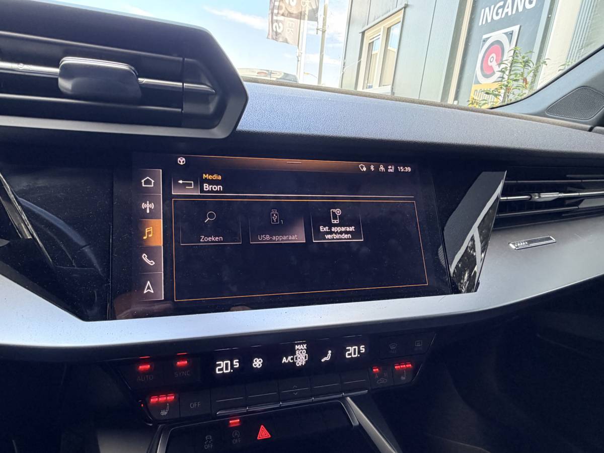 Audi A3 Audi A3 Sportback 30 TFSI Automaat Advanced edition Navigatie Stoelverwarming Sportstoelen Apple Carplay Virtual Cockpit