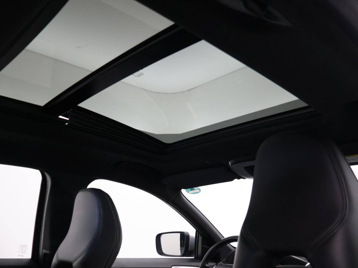 Volvo XC60 Volvo XC60 2.0 T5 245 PK R-DESIGN + LEDER | PANORAMA | AFN. TREKHAAK | 20 INCH LMV | CAMERA | STOEL/STUURVERW.