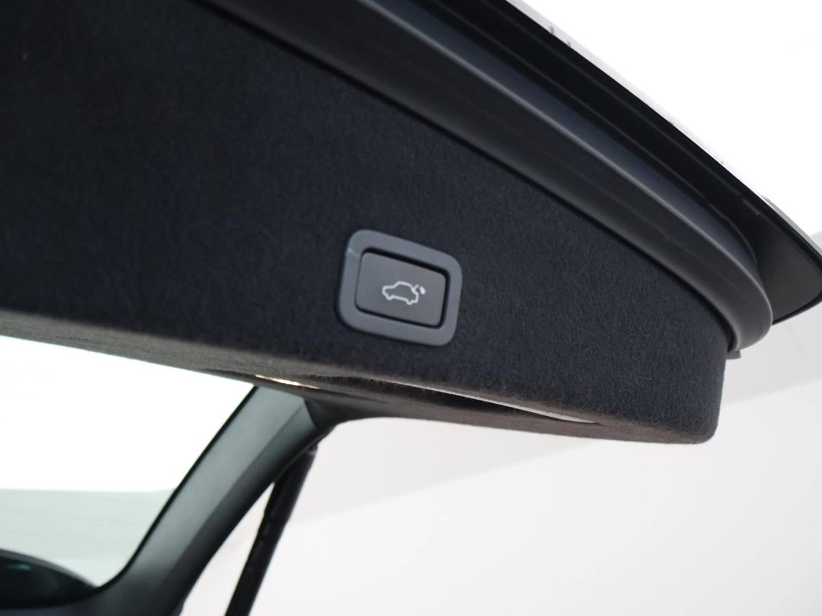 Volvo XC60 Volvo XC60 2.0 T5 245 PK R-DESIGN + LEDER | PANORAMA | AFN. TREKHAAK | 20 INCH LMV | CAMERA | STOEL/STUURVERW.