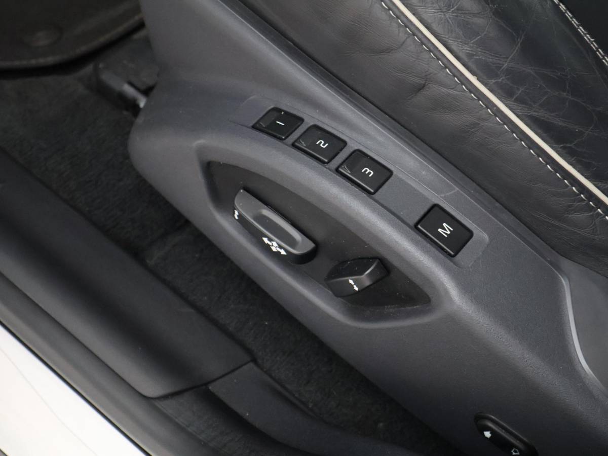 Volvo XC60 Volvo XC60 2.0 T5 245 PK R-DESIGN + LEDER | PANORAMA | AFN. TREKHAAK | 20 INCH LMV | CAMERA | STOEL/STUURVERW.