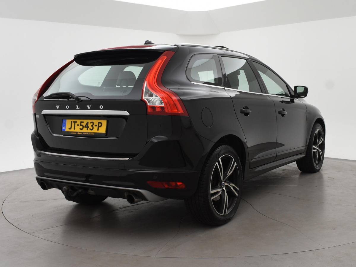 Volvo XC60 Volvo XC60 2.0 T5 245 PK R-DESIGN + LEDER | PANORAMA | AFN. TREKHAAK | 20 INCH LMV | CAMERA | STOEL/STUURVERW.