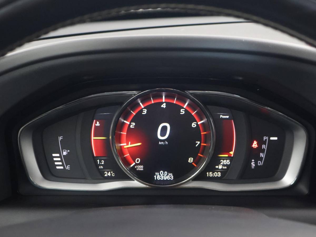 Volvo XC60 Volvo XC60 2.0 T5 245 PK R-DESIGN + LEDER | PANORAMA | AFN. TREKHAAK | 20 INCH LMV | CAMERA | STOEL/STUURVERW.