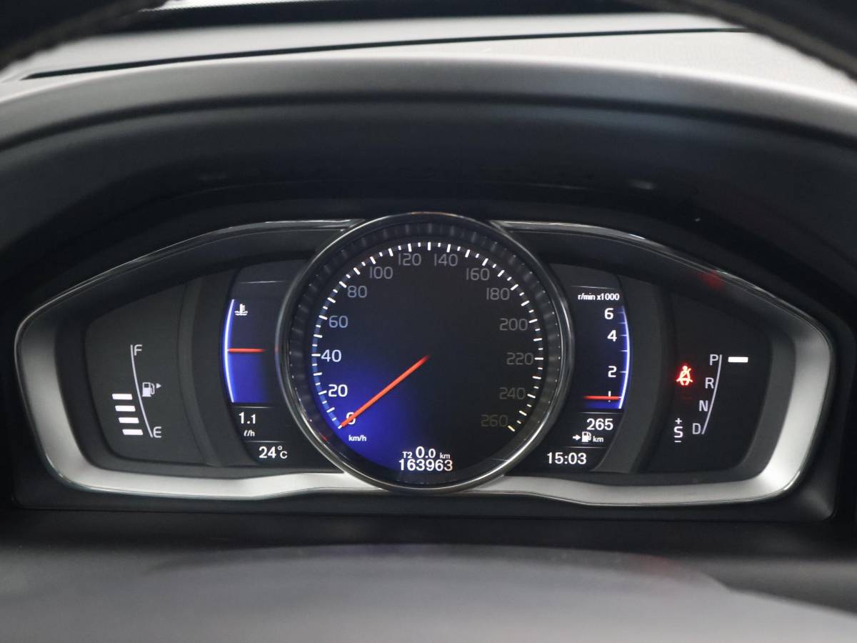 Volvo XC60 Volvo XC60 2.0 T5 245 PK R-DESIGN + LEDER | PANORAMA | AFN. TREKHAAK | 20 INCH LMV | CAMERA | STOEL/STUURVERW.