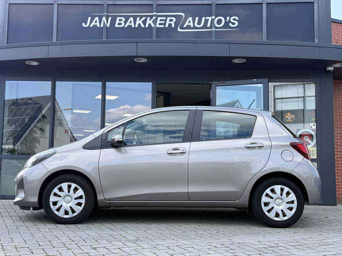 Toyota Yaris Toyota Yaris 1.3 VVT-i Aspiration ✅ Airco ✅ Camera ✅ Bluetooth ✅ Navigatie ✅