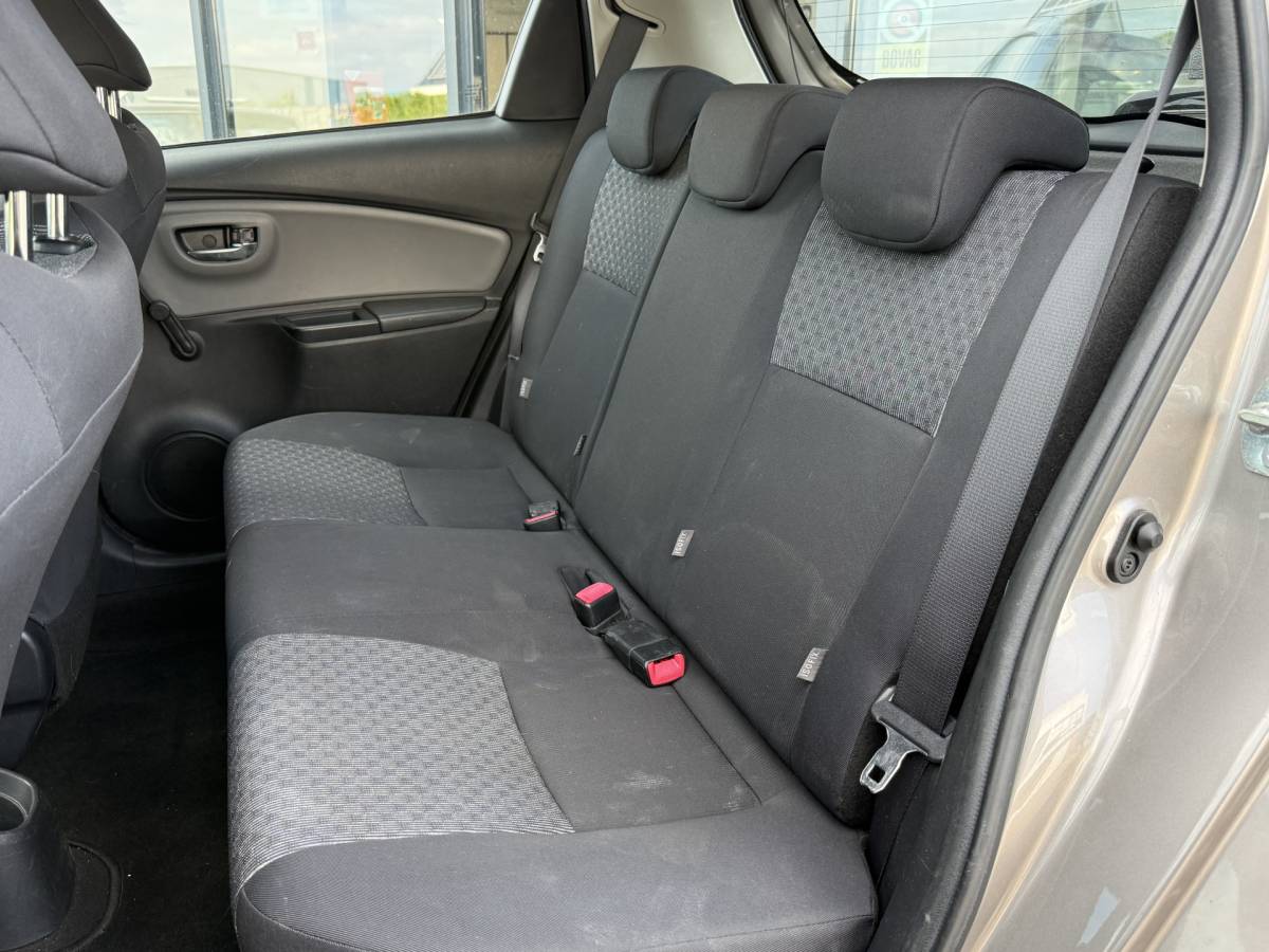 Toyota Yaris Toyota Yaris 1.3 VVT-i Aspiration ✅ Airco ✅ Camera ✅ Bluetooth ✅ Navigatie ✅