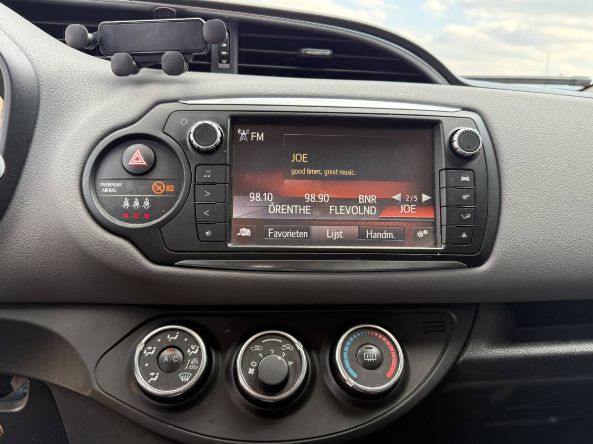 Toyota Yaris Toyota Yaris 1.3 VVT-i Aspiration ✅ Airco ✅ Camera ✅ Bluetooth ✅ Navigatie ✅