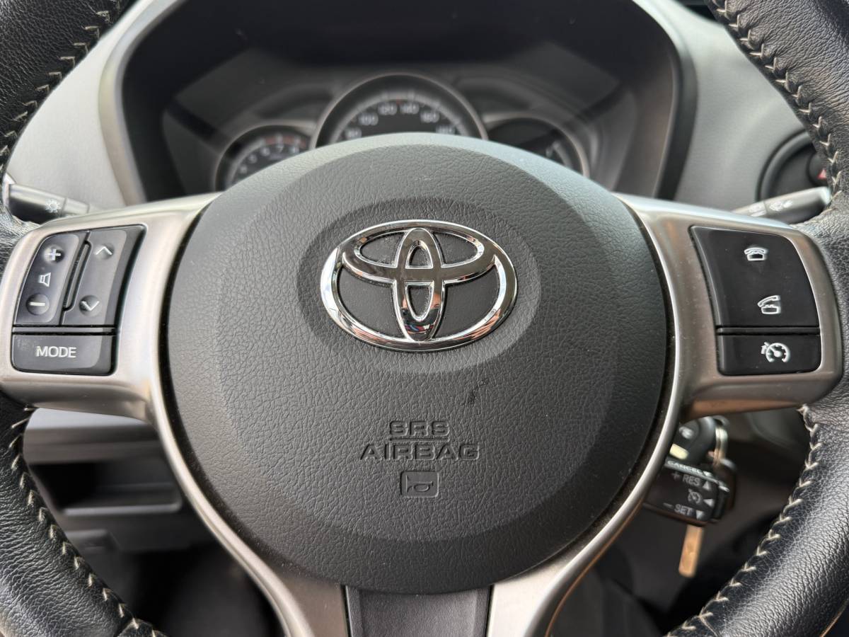 Toyota Yaris Toyota Yaris 1.3 VVT-i Aspiration ✅ Airco ✅ Camera ✅ Bluetooth ✅ Navigatie ✅