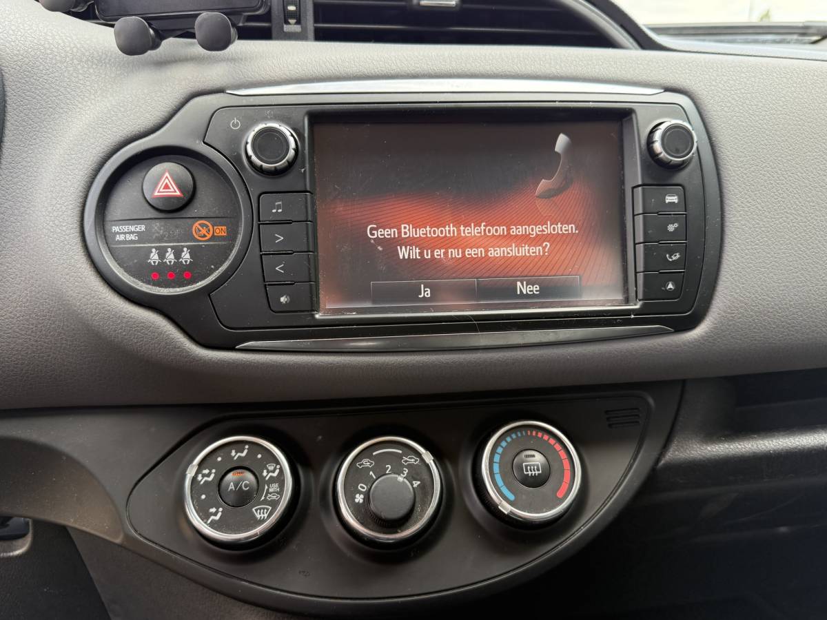 Toyota Yaris Toyota Yaris 1.3 VVT-i Aspiration ✅ Airco ✅ Camera ✅ Bluetooth ✅ Navigatie ✅
