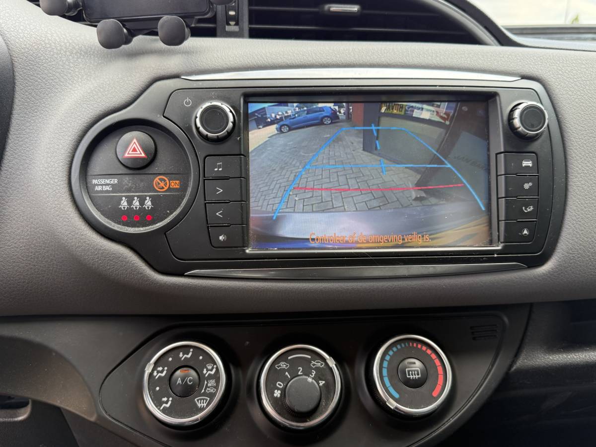 Toyota Yaris Toyota Yaris 1.3 VVT-i Aspiration ✅ Airco ✅ Camera ✅ Bluetooth ✅ Navigatie ✅