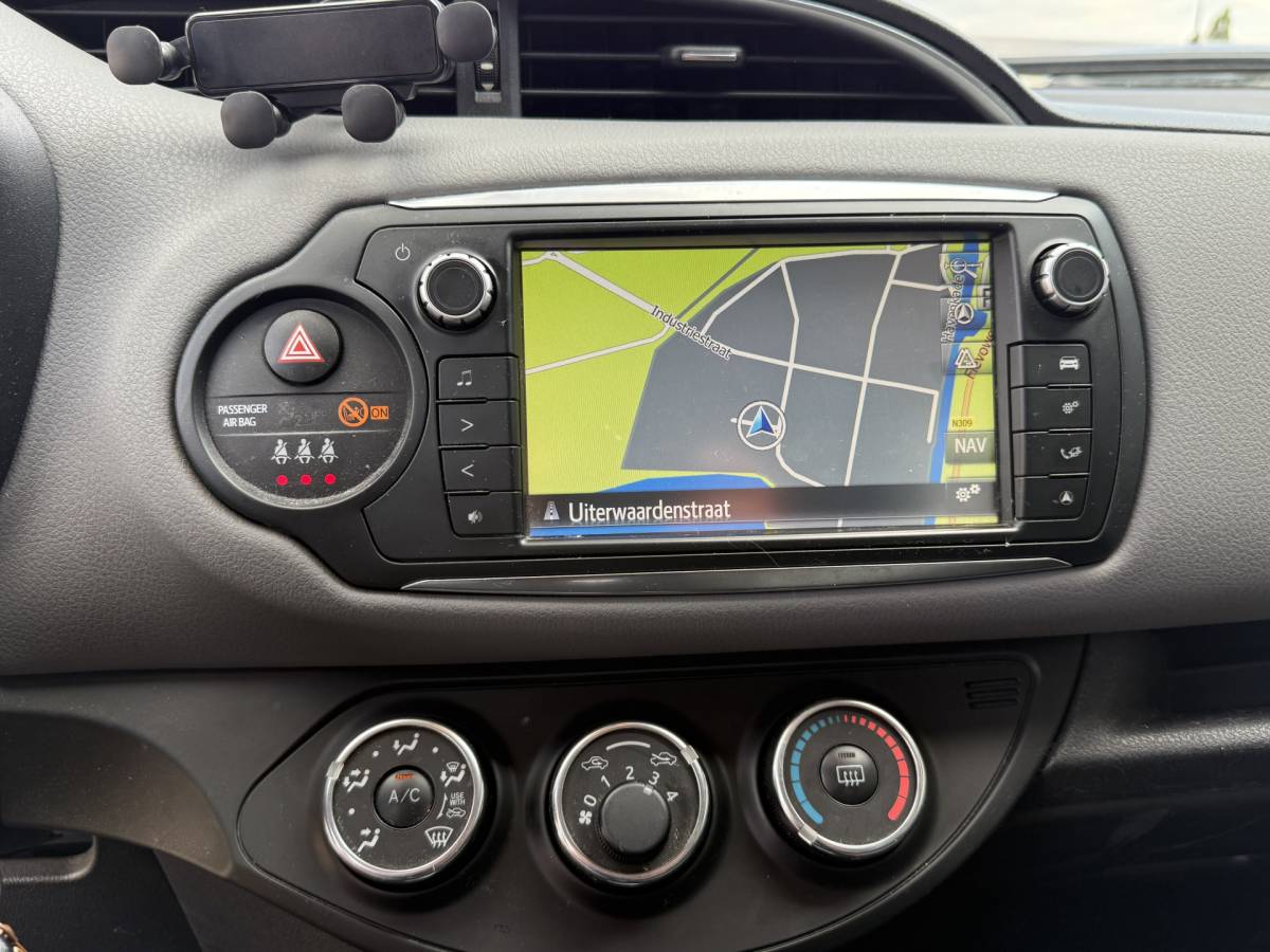 Toyota Yaris Toyota Yaris 1.3 VVT-i Aspiration ✅ Airco ✅ Camera ✅ Bluetooth ✅ Navigatie ✅