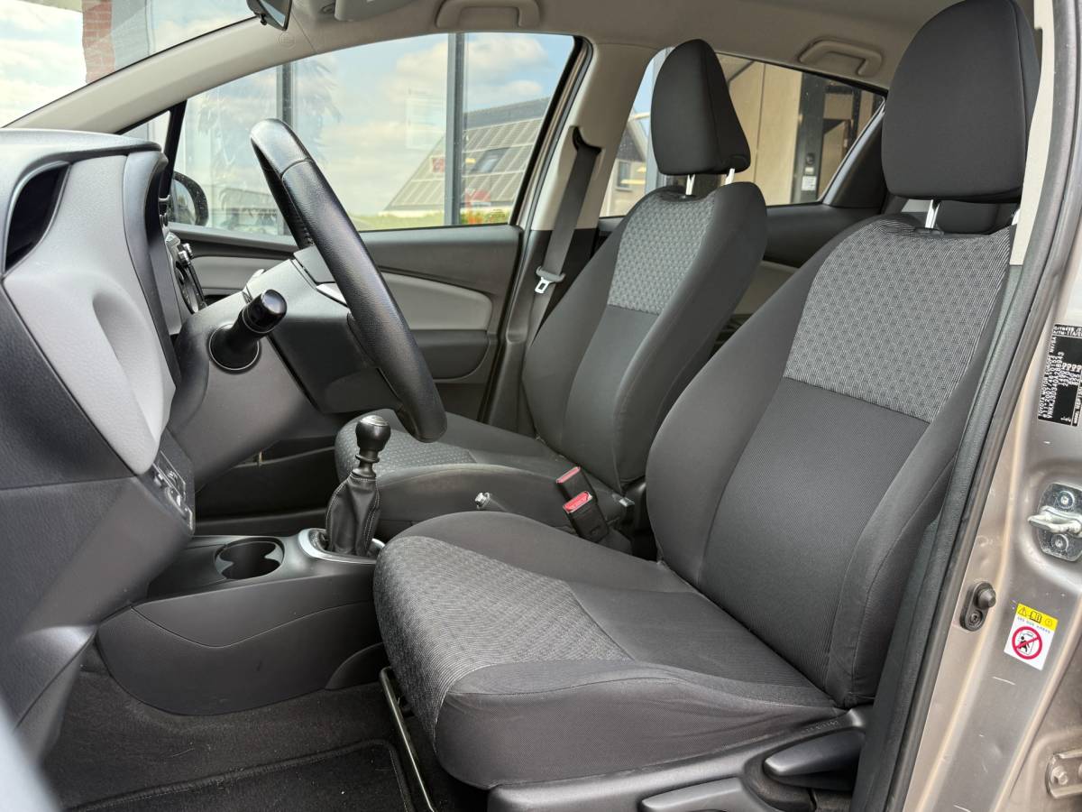 Toyota Yaris Toyota Yaris 1.3 VVT-i Aspiration ✅ Airco ✅ Camera ✅ Bluetooth ✅ Navigatie ✅