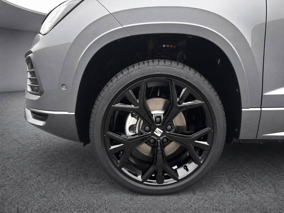SEAT Ateca SEAT Ateca FR Business Intense 1.5 TSI 110 kW / 150 PK SUV 7 | Graphite Grey | Glossy Black Velgen | 5000,- Euro Korting!!