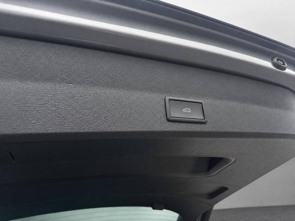 SEAT Ateca SEAT Ateca FR Business Intense 1.5 TSI 110 kW / 150 PK SUV 7 | Graphite Grey | Glossy Black Velgen | 5000,- Euro Korting!!
