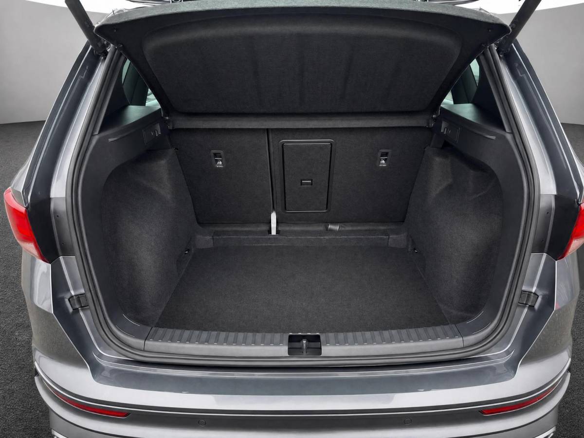 SEAT Ateca SEAT Ateca FR Business Intense 1.5 TSI 110 kW / 150 PK SUV 7 | Graphite Grey | Glossy Black Velgen | 5000,- Euro Korting!!