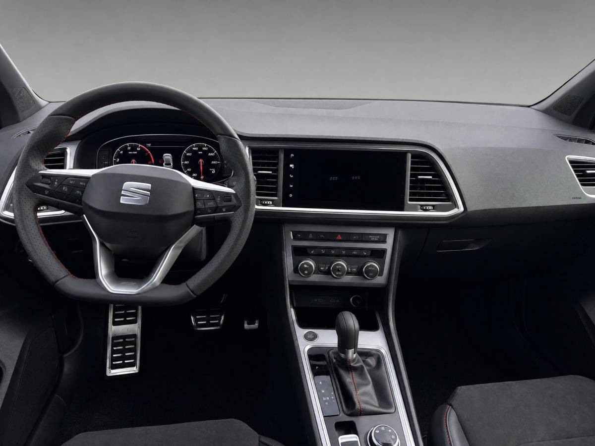 SEAT Ateca SEAT Ateca FR Business Intense 1.5 TSI 110 kW / 150 PK SUV 7 7 versn. DSG | Metallic Lak | 19” Velgen | 5000,- Euro herwaardering!!