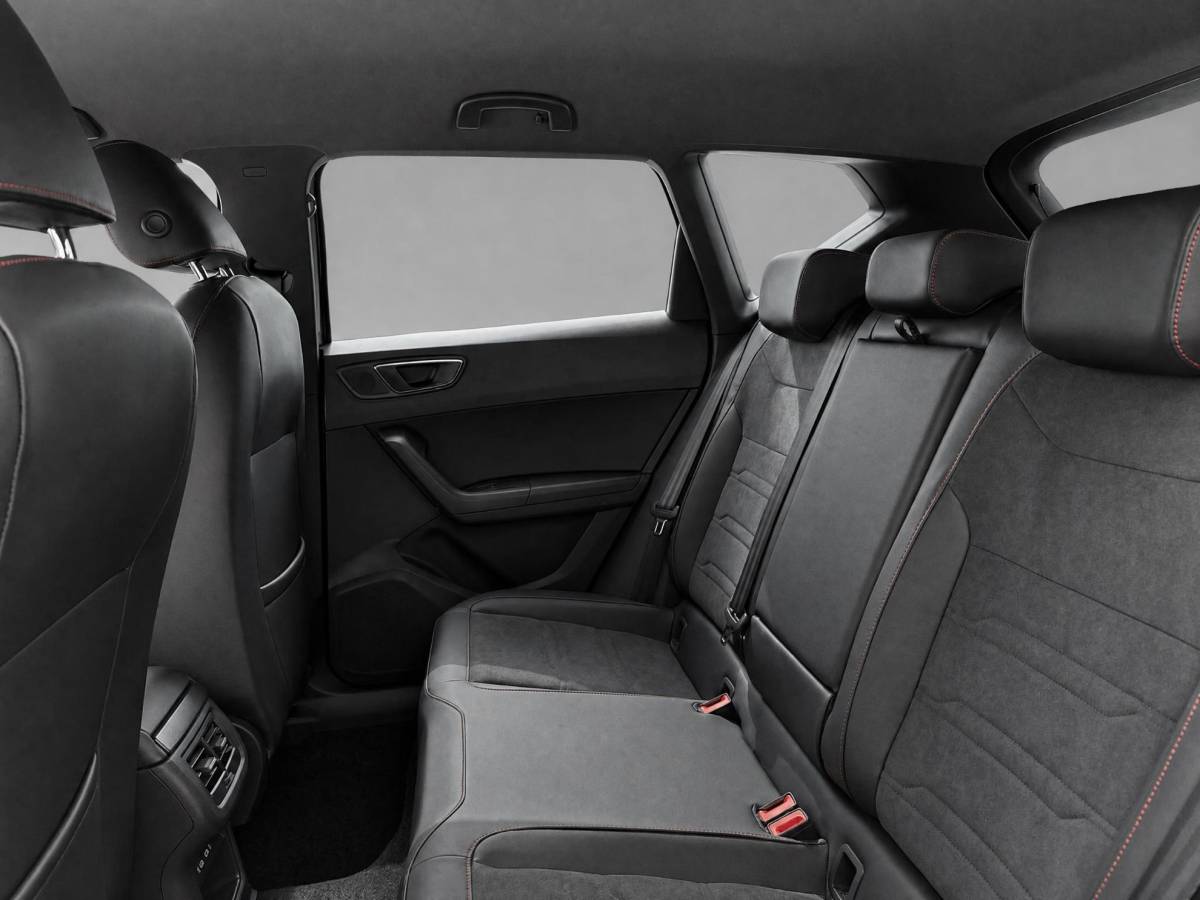 SEAT Ateca SEAT Ateca FR Business Intense 1.5 TSI 110 kW / 150 PK SUV 7 7 versn. DSG | Metallic Lak | 19” Velgen | 5000,- Euro herwaardering!!
