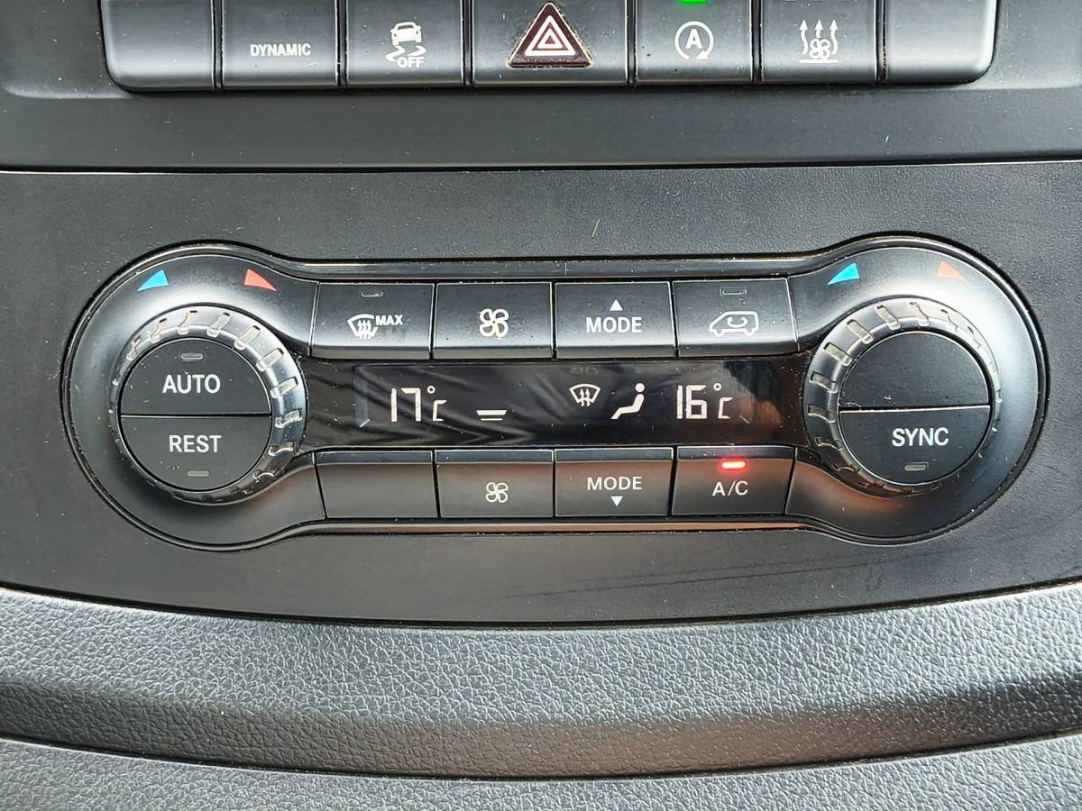 Mercedes-Benz Vito Mercedes-Benz Vito 114CDI AUT LANG LEER PDC CRUISE CLIMATE