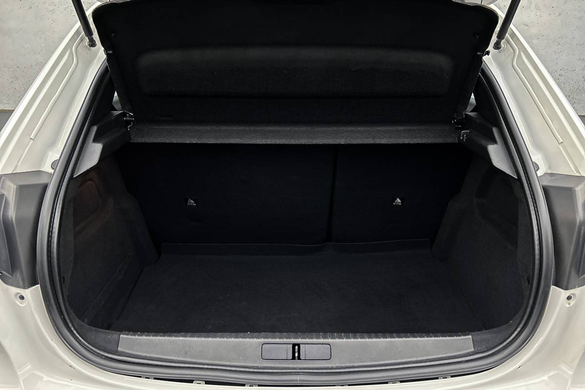 Peugeot 208 Peugeot 208 1.2 PureTech | LED | Airco | Navigatie | Apple Carplay