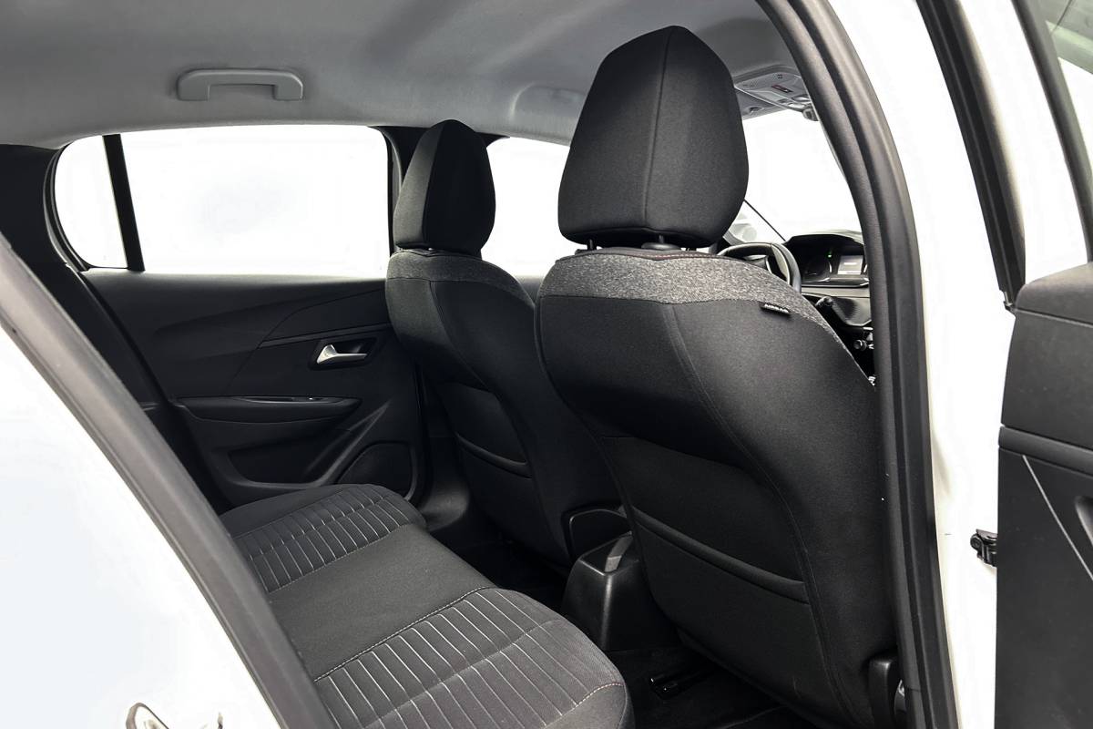 Peugeot 208 Peugeot 208 1.2 PureTech | LED | Airco | Navigatie | Apple Carplay