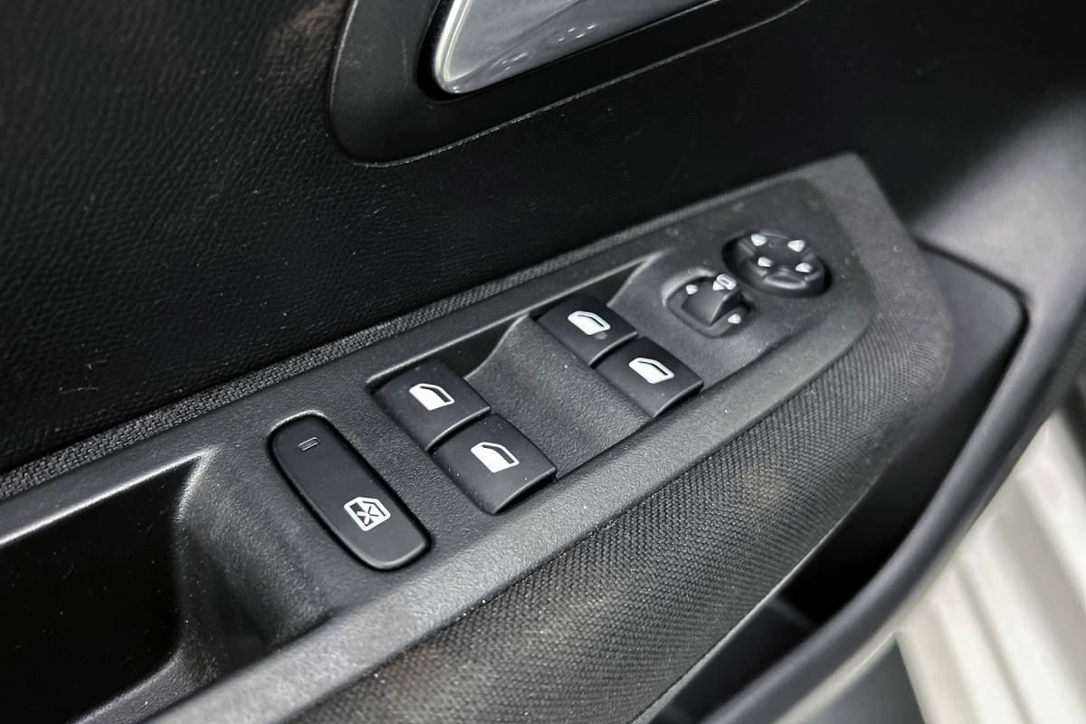 Peugeot 208 Peugeot 208 1.2 PureTech | LED | Airco | Navigatie | Apple Carplay