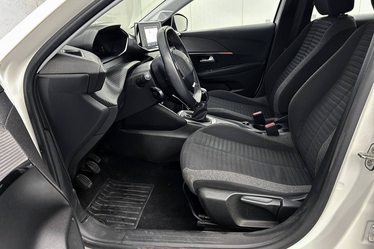 Peugeot 208 Peugeot 208 1.2 PureTech | LED | Airco | Navigatie | Apple Carplay
