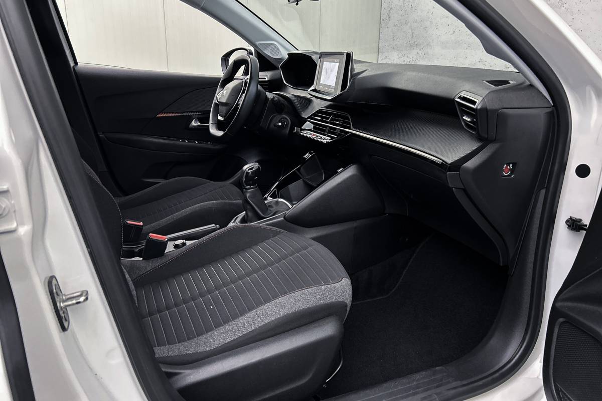 Peugeot 208 Peugeot 208 1.2 PureTech | LED | Airco | Navigatie | Apple Carplay