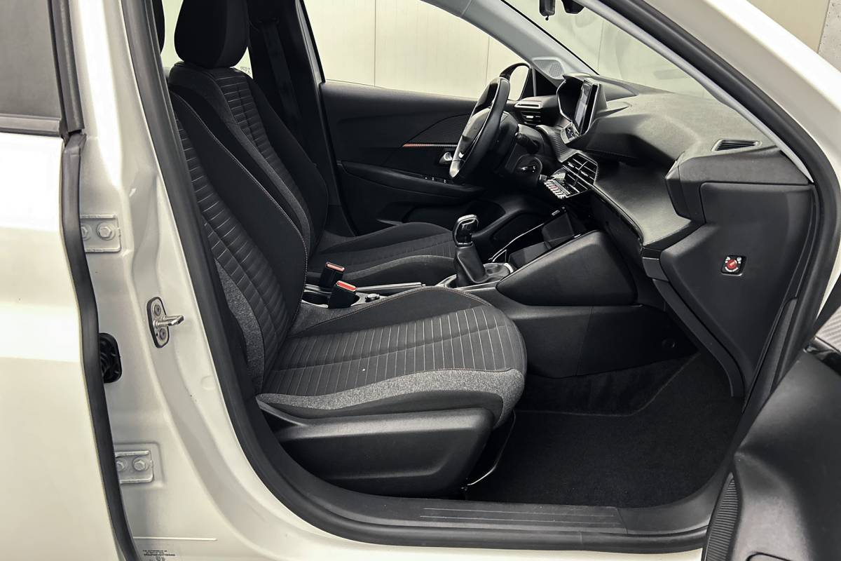 Peugeot 208 Peugeot 208 1.2 PureTech | LED | Airco | Navigatie | Apple Carplay