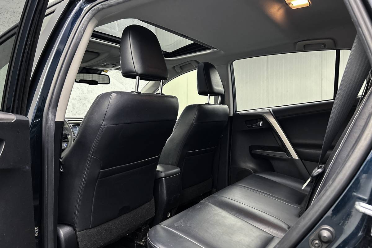 Toyota RAV4 Toyota RAV4 2.5 Hybrid AWD Executive | Leder | Trekhaak | Stoelverwarming