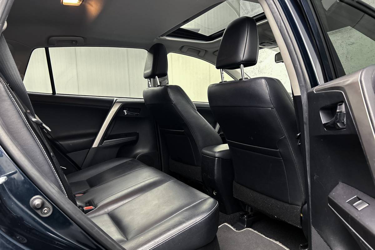 Toyota RAV4 Toyota RAV4 2.5 Hybrid AWD Executive | Leder | Trekhaak | Stoelverwarming