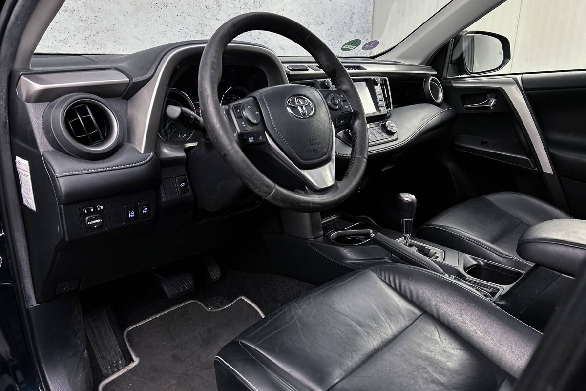 Toyota RAV4 Toyota RAV4 2.5 Hybrid AWD Executive | Leder | Trekhaak | Stoelverwarming