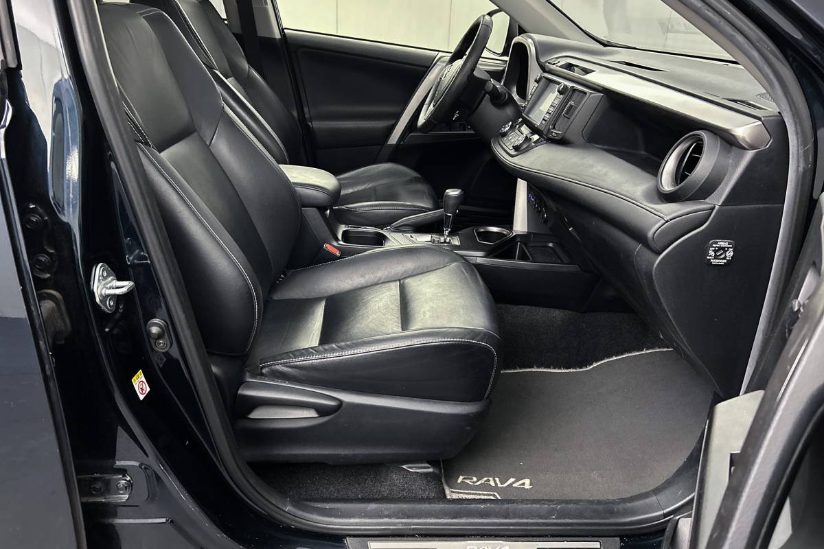 Toyota RAV4 Toyota RAV4 2.5 Hybrid AWD Executive | Leder | Trekhaak | Stoelverwarming