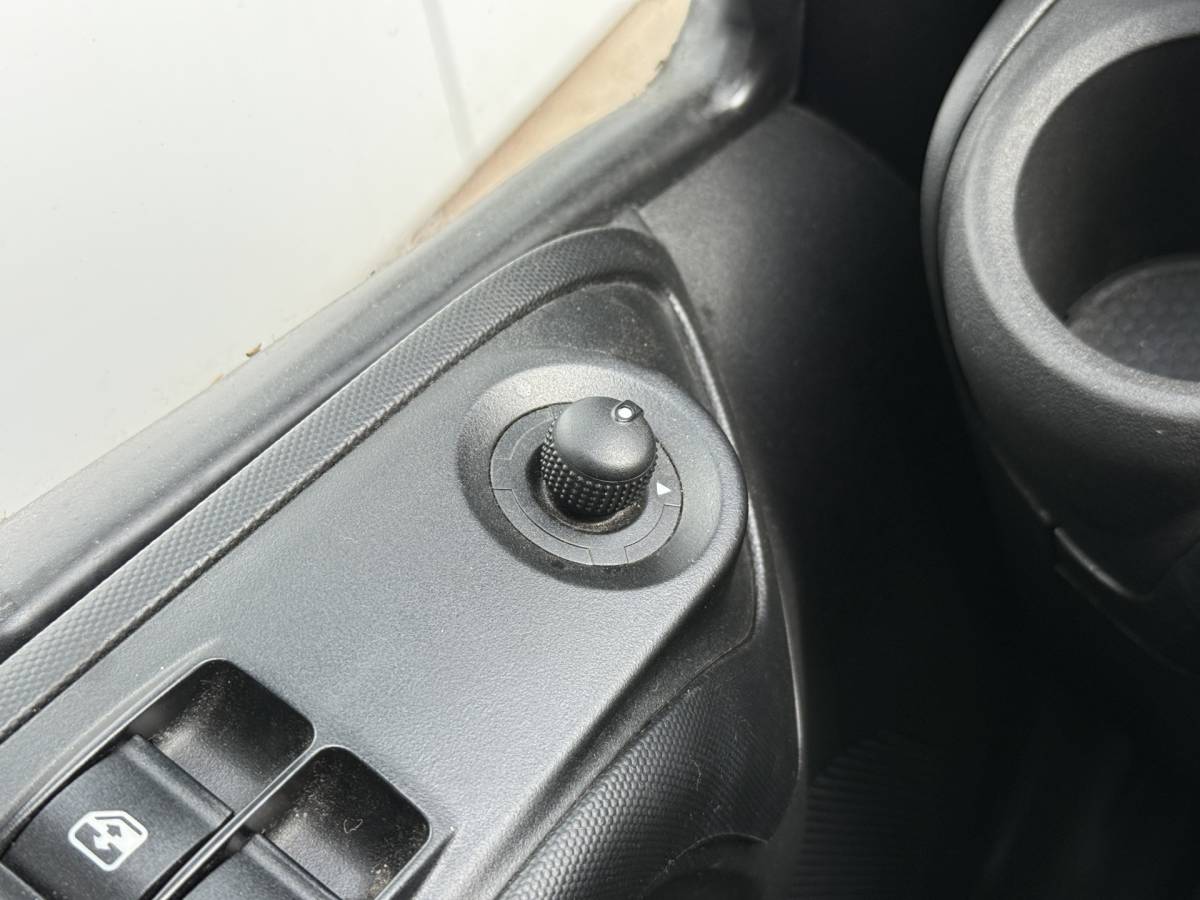 Iveco Daily Iveco Daily 35C16 3.0 160PK Bakwagen Laadklep Zijdeur Camera Climate Control Bluetooth Luchtgeveerde stoel Meubelbak Koffer