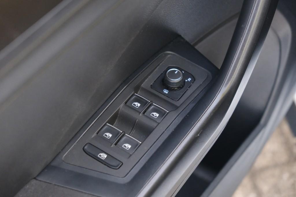 Volkswagen T-Roc Volkswagen T-Roc 1.0 TSi 116pk Style | Navi | App Connect | Airco | Adaptive Cruise | PDC