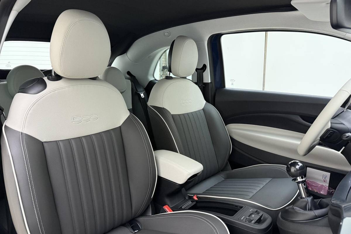 Fiat 500 Fiat 500 1.0 Hybrid La Prima | Cabrio | Lederen bekleding | Keyless | Camera | Cruise control | Lichtmetalen velgen | Navigatie | Draadloze apple carplay/android auto | JBL audio