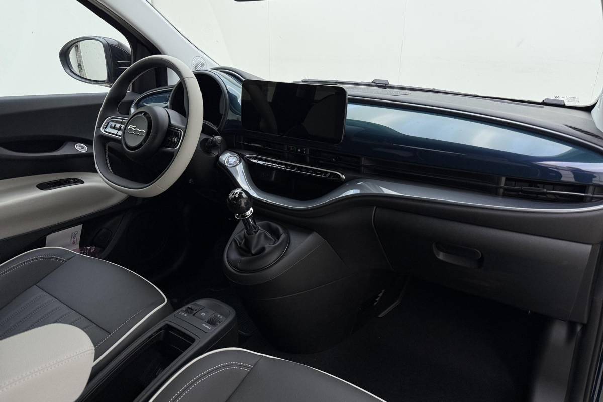 Fiat 500 Fiat 500 1.0 Hybrid La Prima | Cabrio | Lederen bekleding | Keyless | Camera | Cruise control | Lichtmetalen velgen | Navigatie | Draadloze apple carplay/android auto | JBL audio