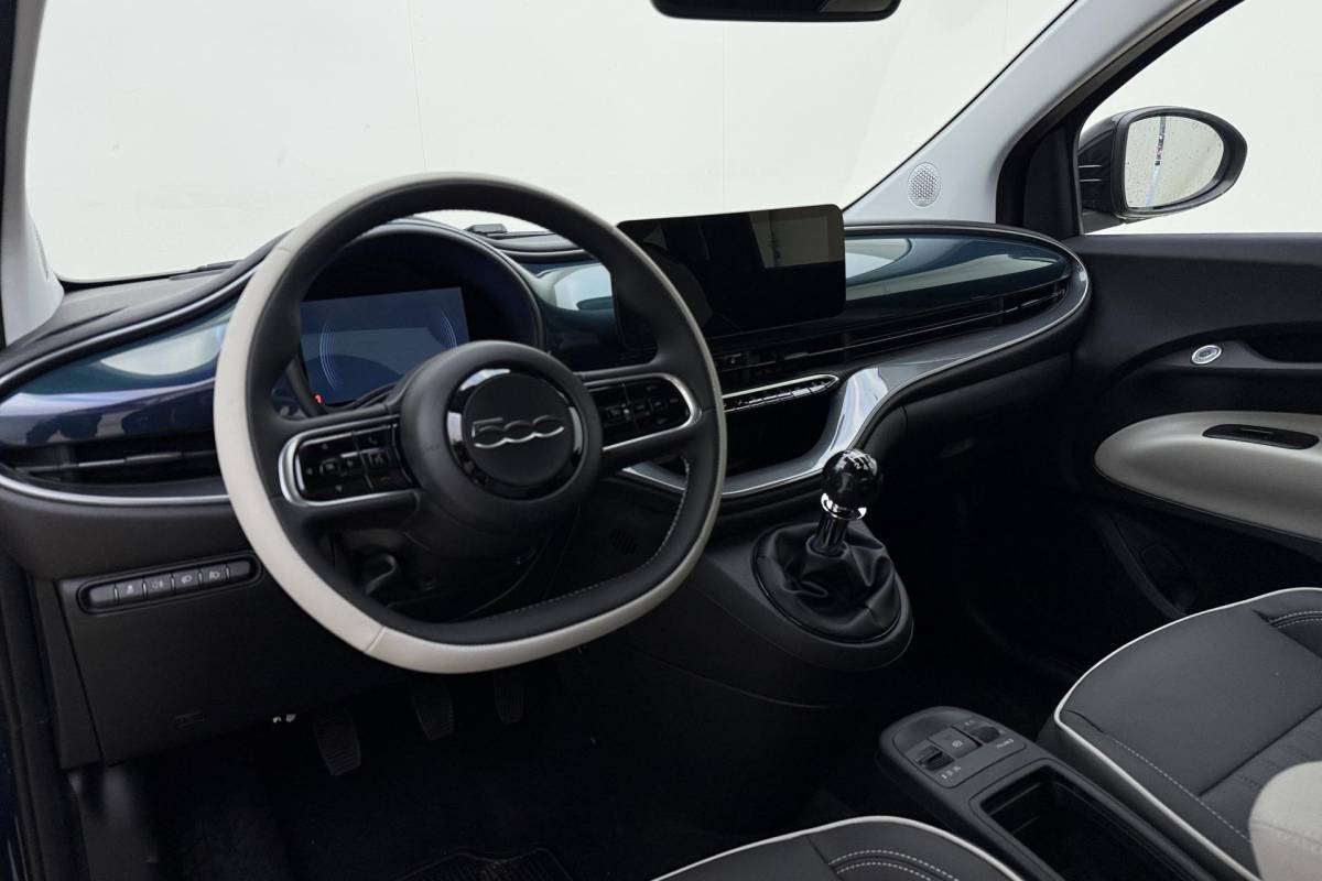 Fiat 500 Fiat 500 1.0 Hybrid La Prima | Cabrio | Lederen bekleding | Keyless | Camera | Cruise control | Lichtmetalen velgen | Navigatie | Draadloze apple carplay/android auto | JBL audio