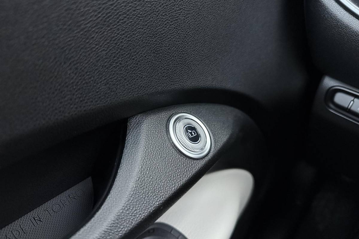Fiat 500 Fiat 500 1.0 Hybrid La Prima | Cabrio | Lederen bekleding | Keyless | Camera | Cruise control | Lichtmetalen velgen | Navigatie | Draadloze apple carplay/android auto | JBL audio