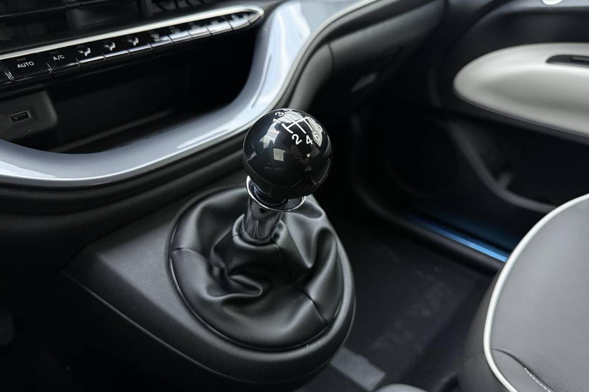 Fiat 500 Fiat 500 1.0 Hybrid La Prima | Cabrio | Lederen bekleding | Keyless | Camera | Cruise control | Lichtmetalen velgen | Navigatie | Draadloze apple carplay/android auto | JBL audio