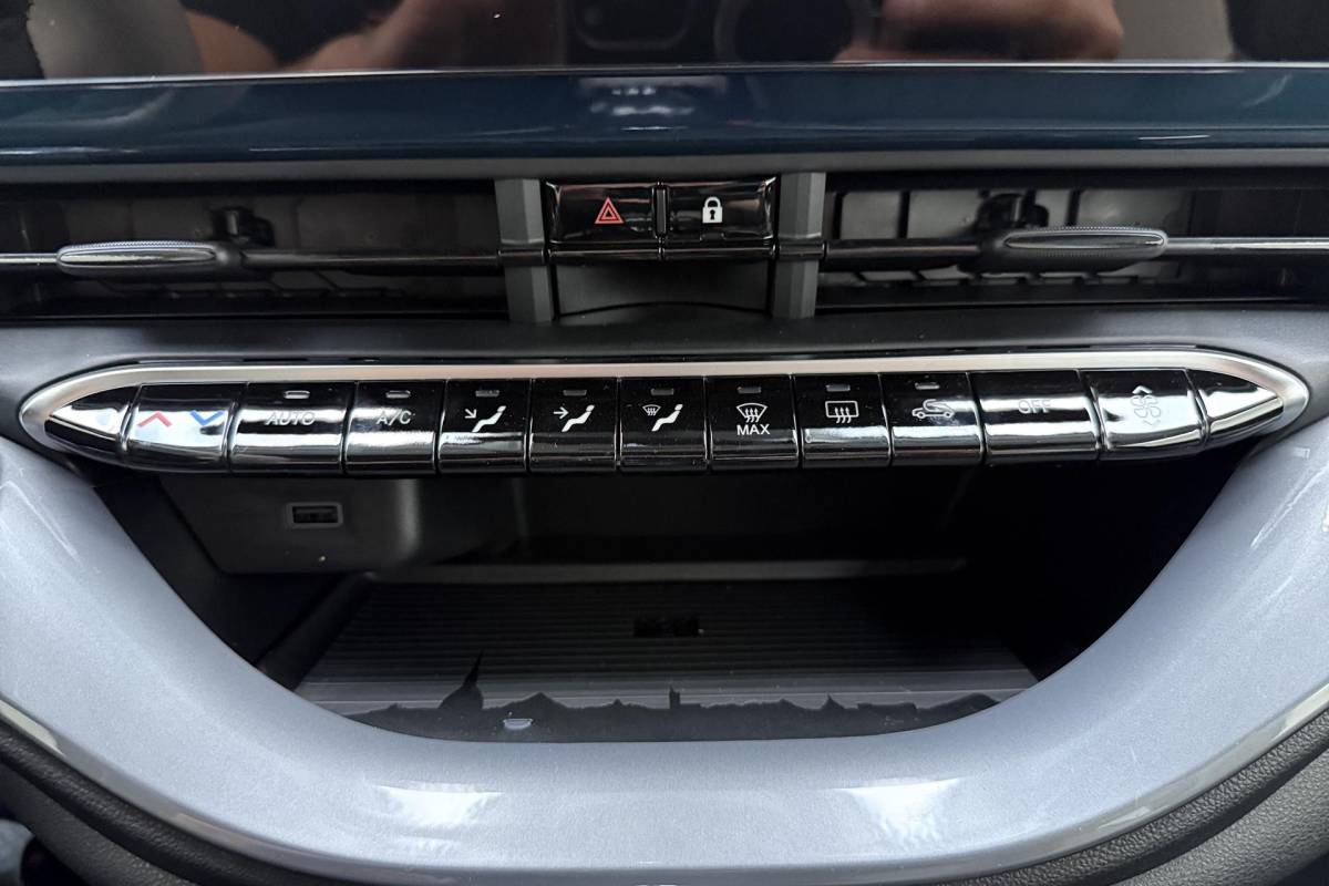 Fiat 500 Fiat 500 1.0 Hybrid La Prima | Cabrio | Lederen bekleding | Keyless | Camera | Cruise control | Lichtmetalen velgen | Navigatie | Draadloze apple carplay/android auto | JBL audio