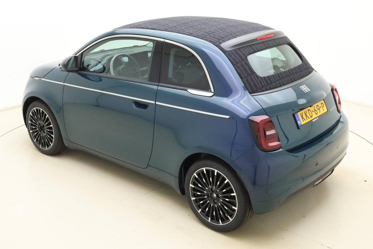 Fiat 500 Fiat 500 1.0 Hybrid La Prima | Cabrio | Lederen bekleding | Keyless | Camera | Cruise control | Lichtmetalen velgen | Navigatie | Draadloze apple carplay/android auto | JBL audio