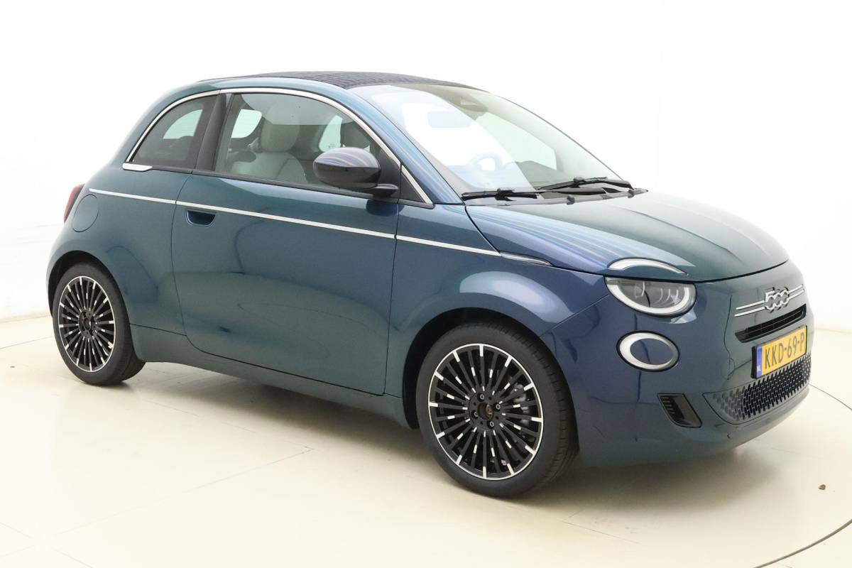 Fiat 500 Fiat 500 1.0 Hybrid La Prima | Cabrio | Lederen bekleding | Keyless | Camera | Cruise control | Lichtmetalen velgen | Navigatie | Draadloze apple carplay/android auto | JBL audio