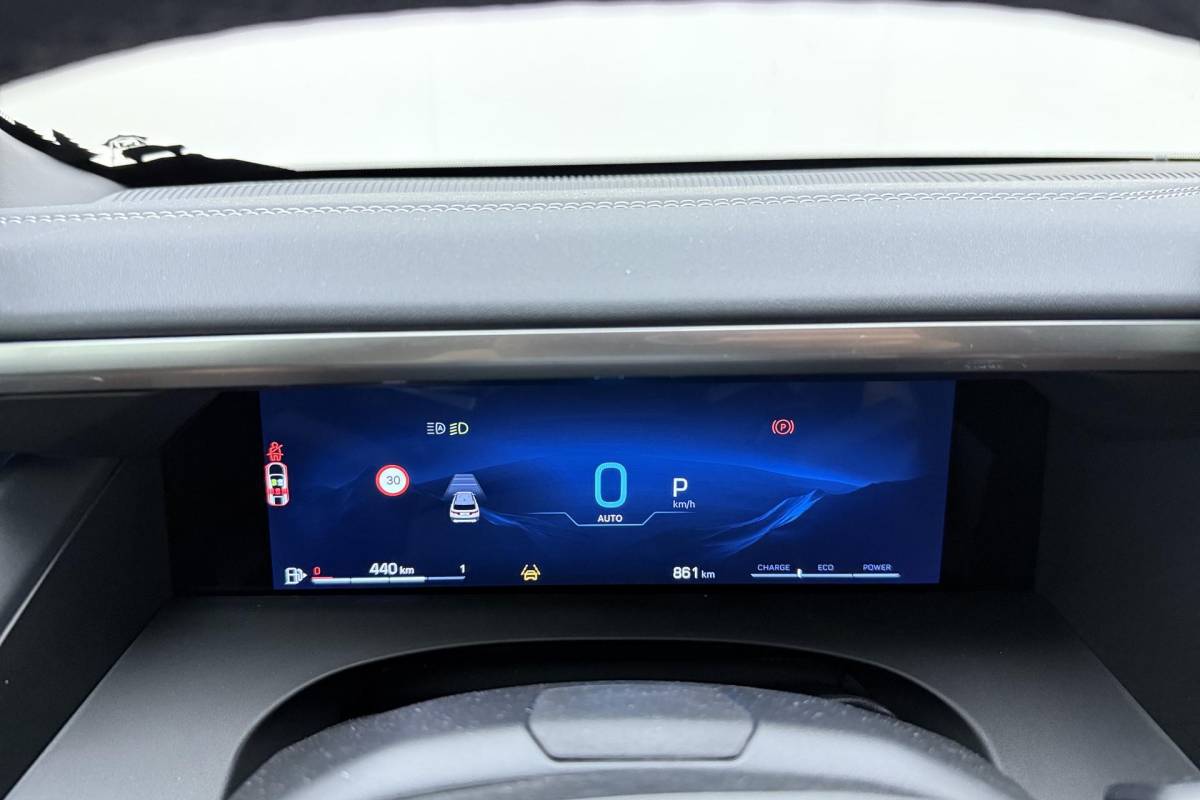 Jeep Compass Jeep Compass 1.2 e-Hybrid First Edition | LED matrix verlichting | Panoramadak | Drive assist | Focal audio | Massage stoelen | Stoel ventilatie/verwarming | Camera’s rondom