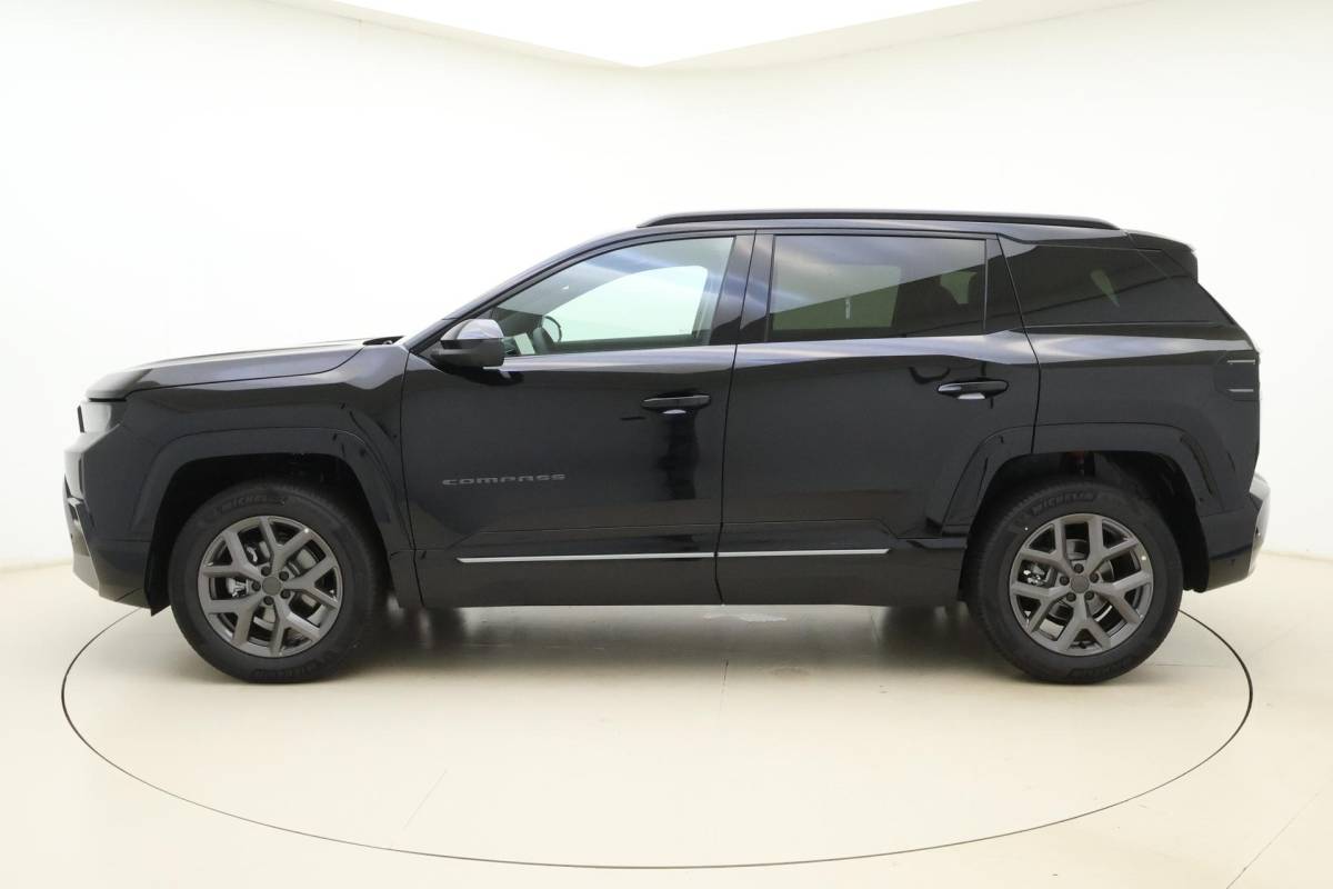 Jeep Compass Jeep Compass 1.2 e-Hybrid First Edition | LED matrix verlichting | Panoramadak | Drive assist | Focal audio | Massage stoelen | Stoel ventilatie/verwarming | Camera’s rondom