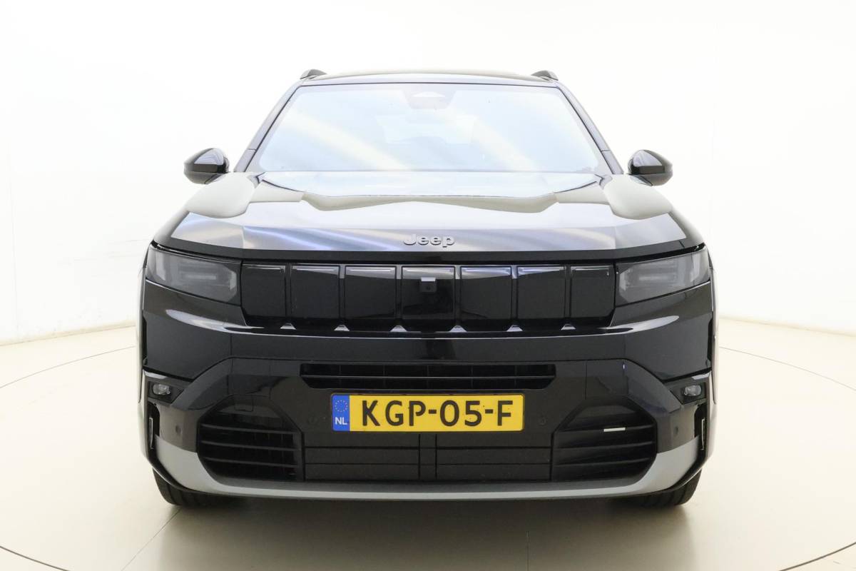 Jeep Compass Jeep Compass 1.2 e-Hybrid First Edition | LED matrix verlichting | Panoramadak | Drive assist | Focal audio | Massage stoelen | Stoel ventilatie/verwarming | Camera’s rondom