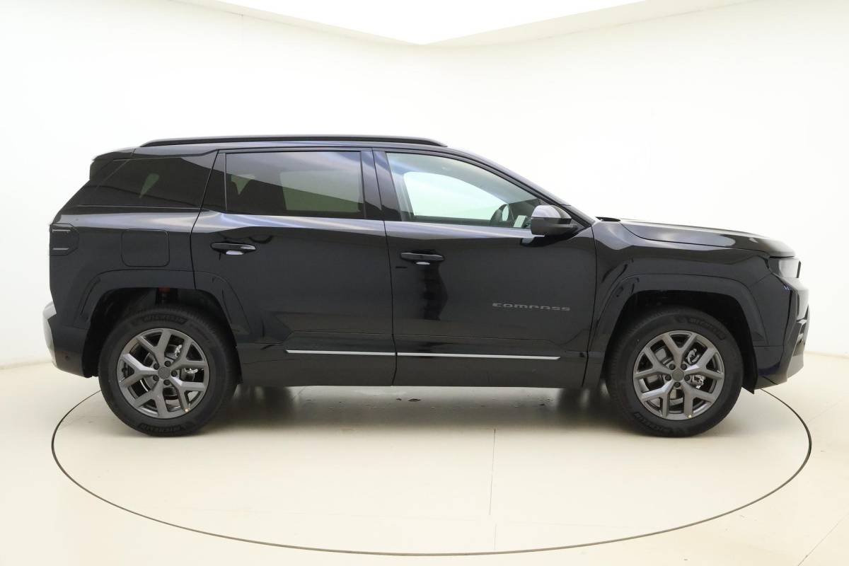 Jeep Compass Jeep Compass 1.2 e-Hybrid First Edition | LED matrix verlichting | Panoramadak | Drive assist | Focal audio | Massage stoelen | Stoel ventilatie/verwarming | Camera’s rondom
